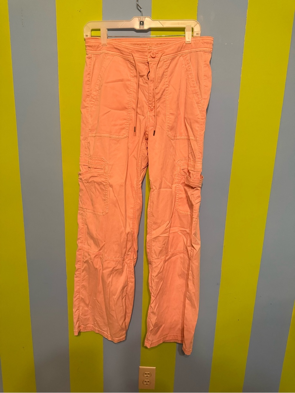 Women’s Lightweight Cargo Pants - Coral Pink size 6 regular
